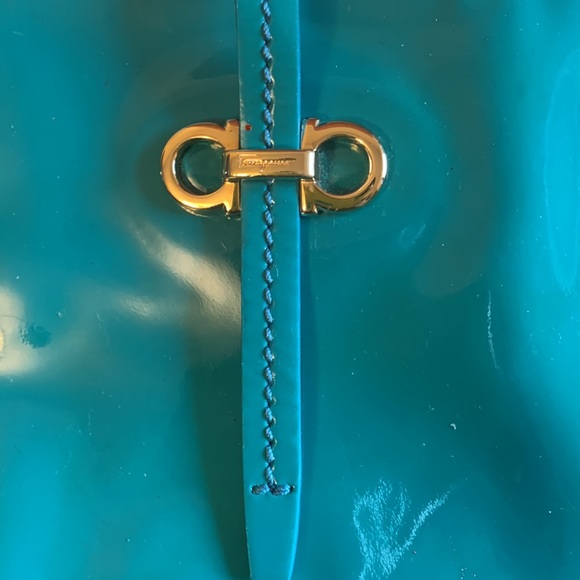 Salvatore Ferragamo patent leather tote bag - Picture 3 of 12